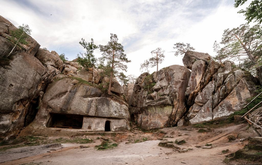 mountain built in housing