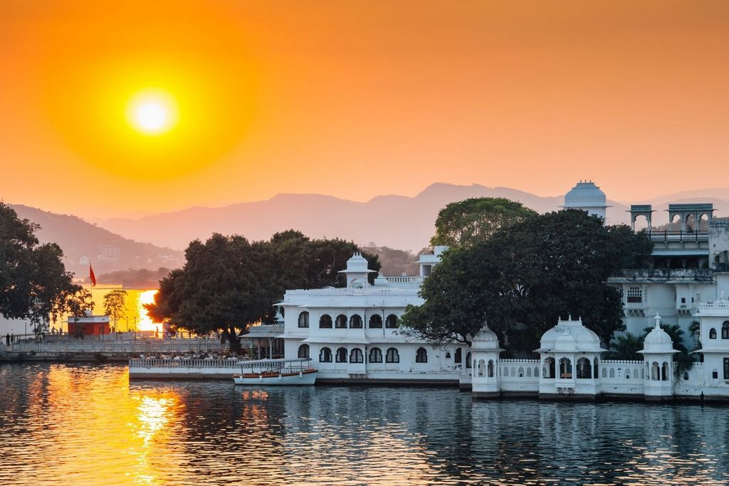 Udaipur’s serene Lake Pichola